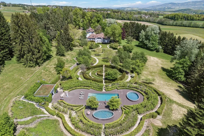 House / Villa 20.5 rooms in Savigny