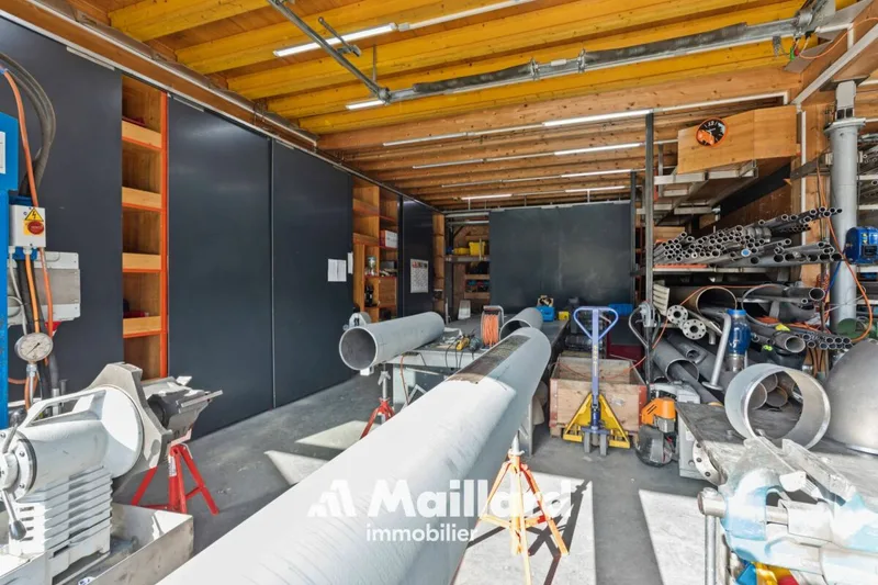Commercial in Moudon — 11