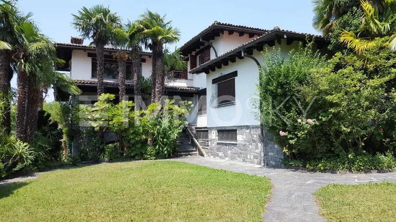 Maison / Villa 9 pièces à Villa Paradiso