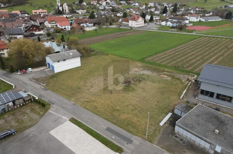 Gewerbe 11 Zimmer in Herbetswil