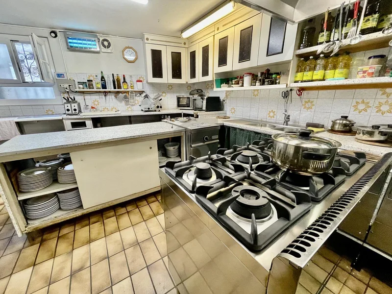 Commercial 8 rooms in Ronchini-Gebiet — 3